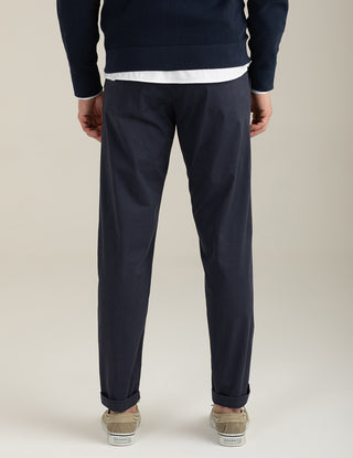 FREDMELLO Pantalone chino in twill di satin stretch