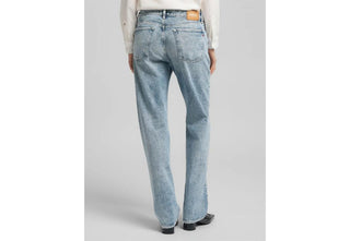 REPLAY WA532 .000.795 989 JEANS Jeans boy fit con vita bassa e gamba dritta.